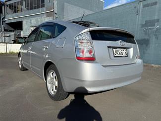 2006 Toyota Prius - Thumbnail
