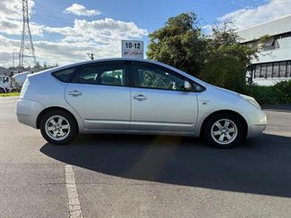 2006 Toyota Prius - Thumbnail