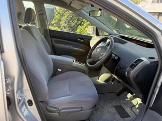 2006 Toyota Prius - Thumbnail