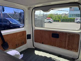 2011 Toyota Hiace - Thumbnail