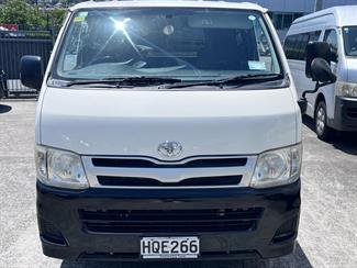 2011 Toyota Hiace - Thumbnail