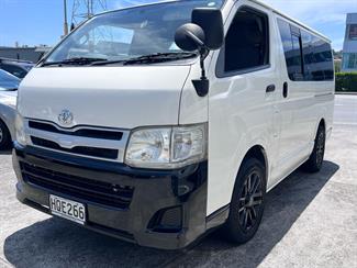 2011 Toyota Hiace - Thumbnail