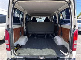 2011 Toyota Hiace - Thumbnail