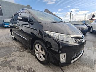 2010 Toyota Estima - Thumbnail