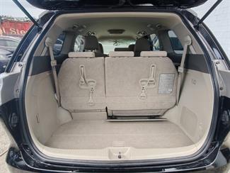 2010 Toyota Estima - Thumbnail