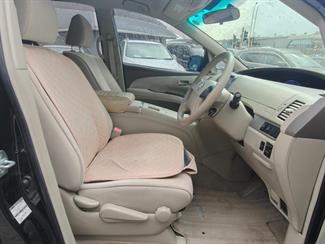 2010 Toyota Estima - Thumbnail