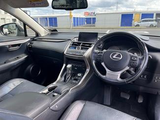 2016 Lexus NX300H - Thumbnail