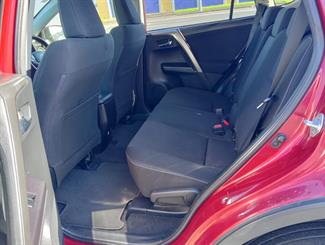 2018 Toyota RAV4 - Thumbnail