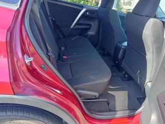 2018 Toyota RAV4 - Thumbnail