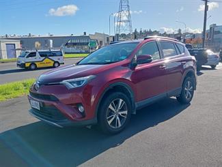 2018 Toyota RAV4 - Thumbnail