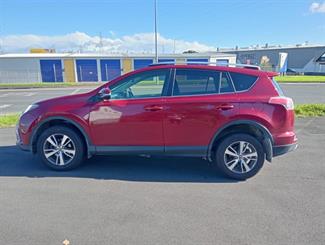 2018 Toyota RAV4 - Thumbnail