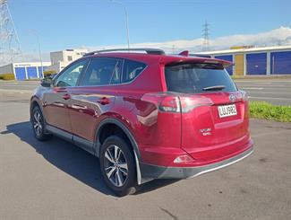 2018 Toyota RAV4 - Thumbnail