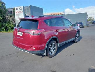 2018 Toyota RAV4 - Thumbnail