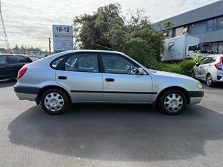 2001 Toyota Corolla - Thumbnail