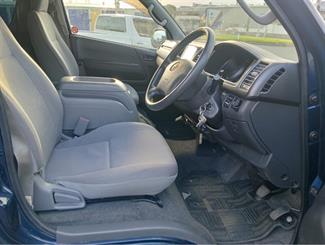 2005 Toyota Hiace - Thumbnail