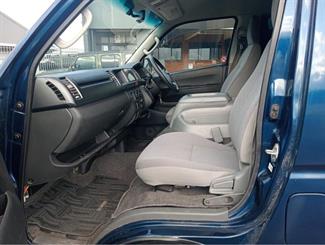 2005 Toyota Hiace - Thumbnail