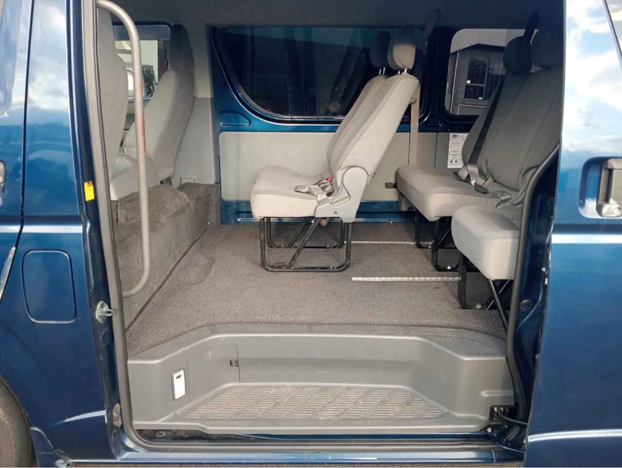 2005 Toyota Hiace
