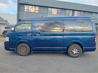 2005 Toyota Hiace - Thumbnail
