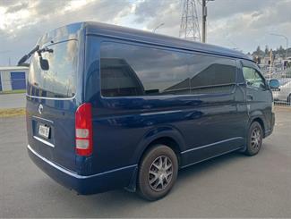 2005 Toyota Hiace - Thumbnail