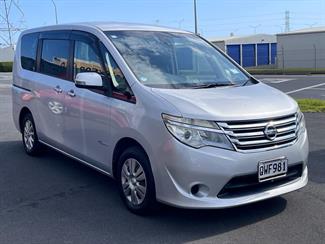 2015 Nissan Serena - Thumbnail