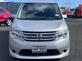 2015 Nissan Serena - Thumbnail