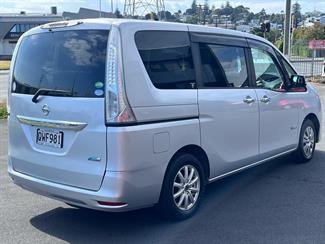 2015 Nissan Serena - Thumbnail