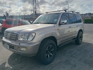 2003 Toyota Landcruiser - Thumbnail