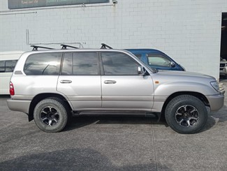 2003 Toyota Landcruiser - Thumbnail