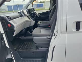2023 Toyota Hiace - Thumbnail