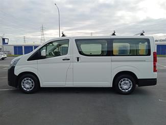 2023 Toyota Hiace - Thumbnail