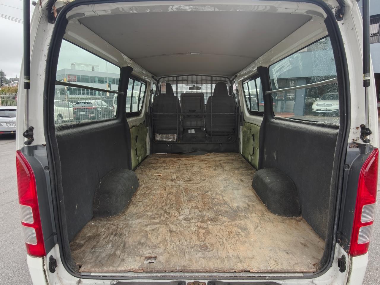 2009 Toyota Hiace