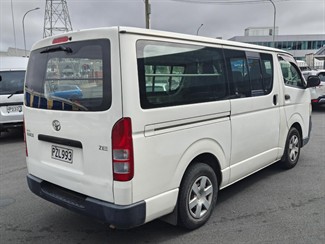 2009 Toyota Hiace - Thumbnail