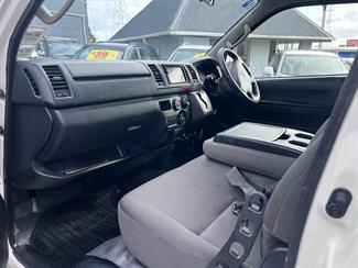 2014 Toyota Hiace - Thumbnail