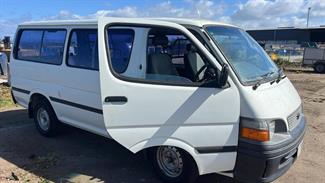 2001 Toyota Hiace - Thumbnail