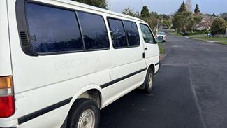 2001 Toyota Hiace - Thumbnail