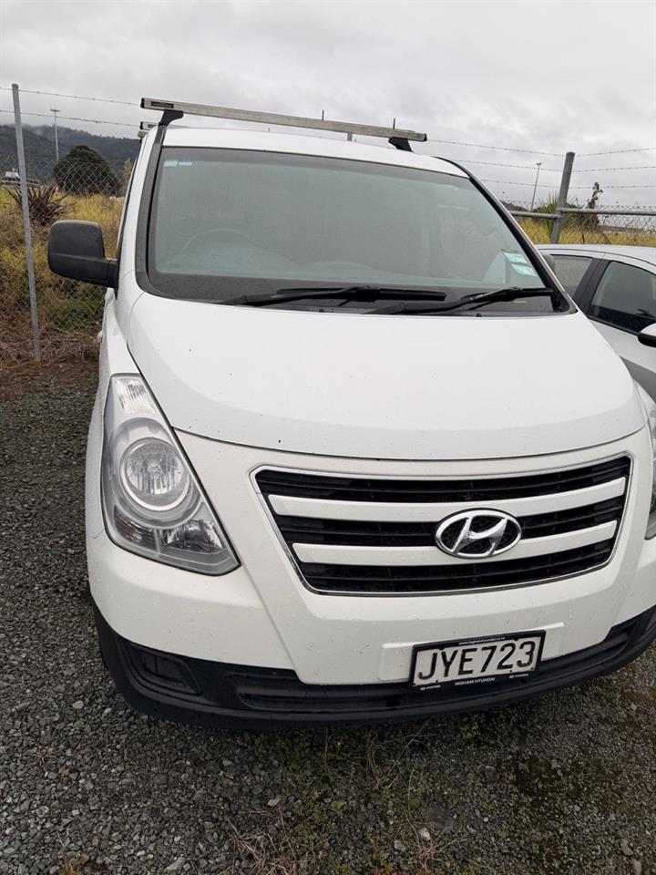 2016 Hyundai iLOAD
