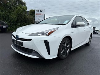 2020 Toyota Prius - Thumbnail