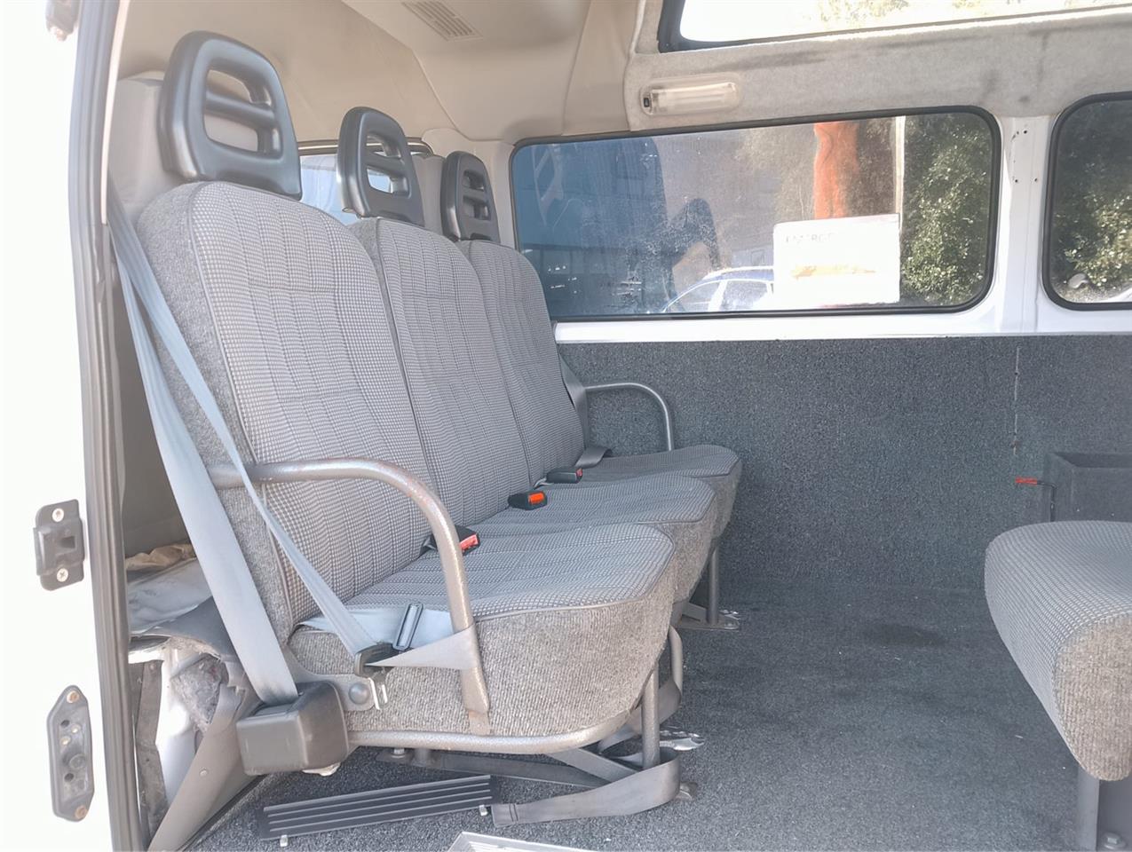 2005 Nissan Caravan