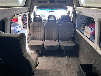 2005 Nissan Caravan - Thumbnail