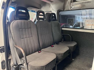 2005 Nissan Caravan - Thumbnail