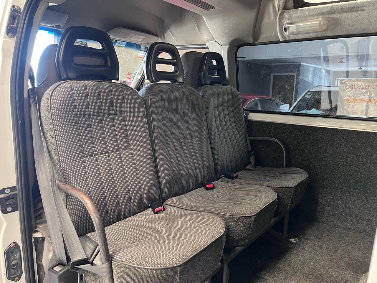 2005 Nissan Caravan