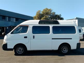 2005 Nissan Caravan - Thumbnail
