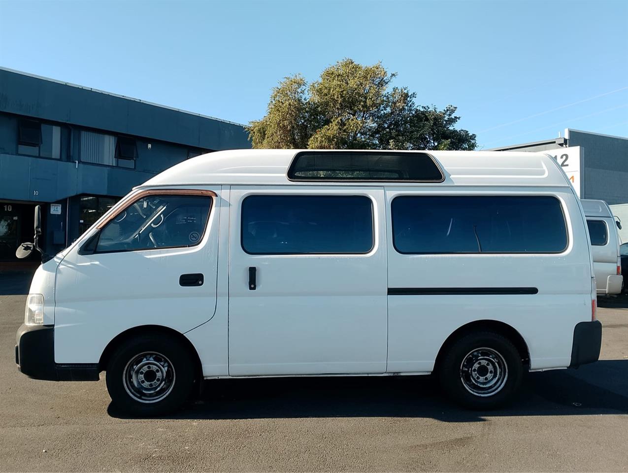 2005 Nissan Caravan