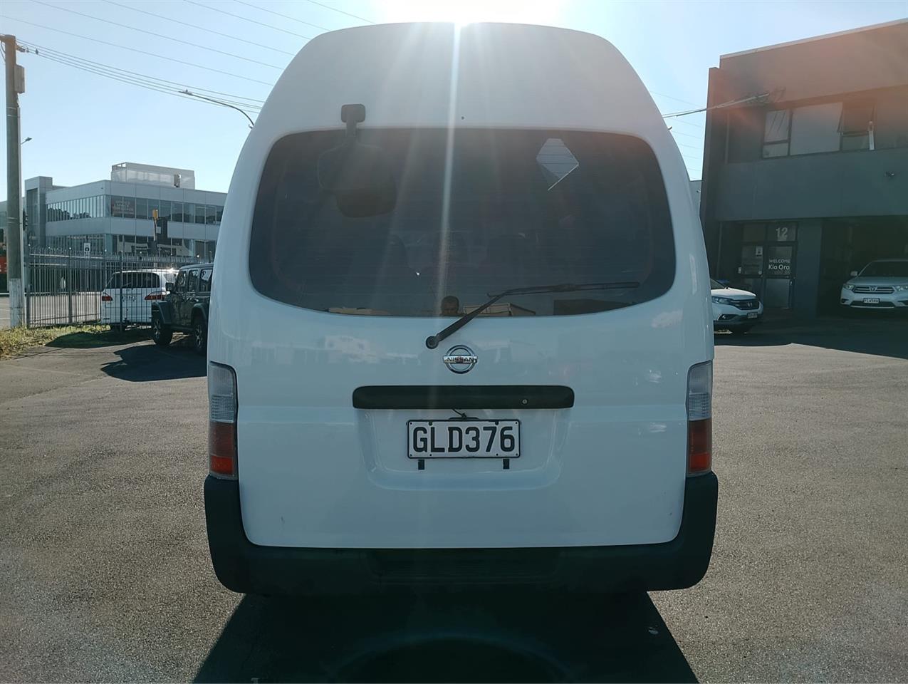 2005 Nissan Caravan