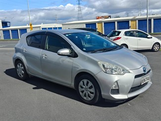 2012 Toyota Aqua - Thumbnail