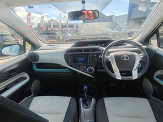 2012 Toyota Aqua - Thumbnail