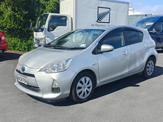 2012 Toyota Aqua - Thumbnail