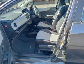 2013 Toyota YARIS - Thumbnail