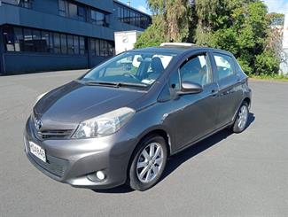 2013 Toyota YARIS - Thumbnail