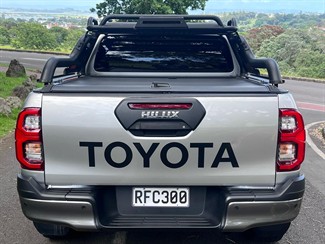 2024 Toyota Hilux - Thumbnail